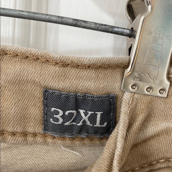 NWOT 32 extra long Buckle Tan Slim Jeans with Lived-In Comfort 35in length - Picture 3 of 6